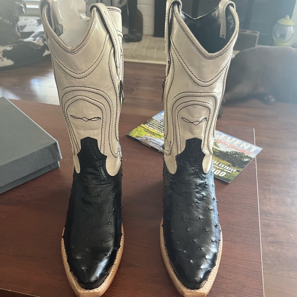 Freebird Black and Cream Heeled Boots - Picture 6 of 8